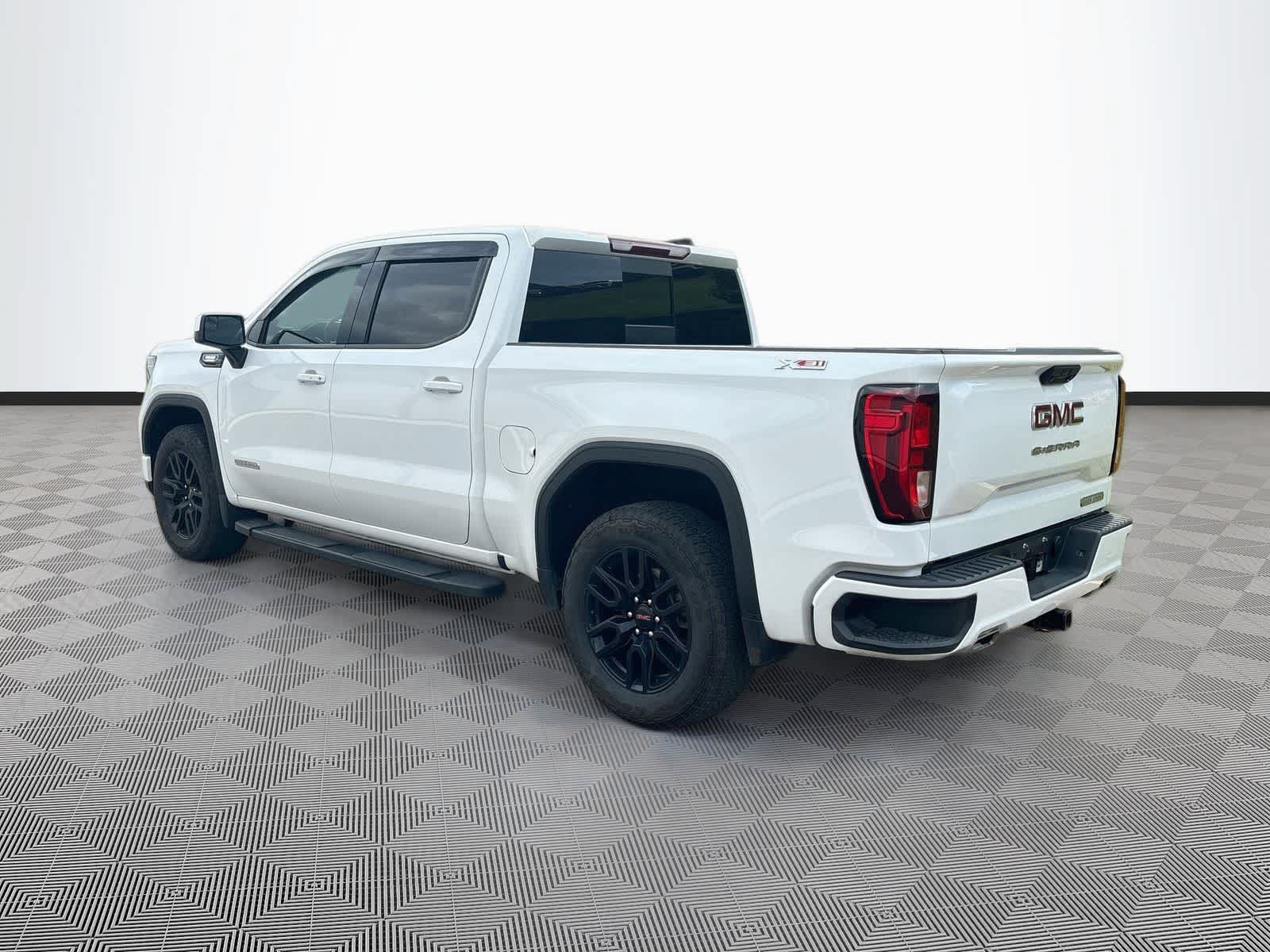 Used 2025 GMC Sierra 1500 Elevation w/ Preferred Package AWD/4WD image 7