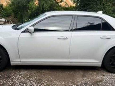 Used 2019 Chrysler 300 S RWD image 20