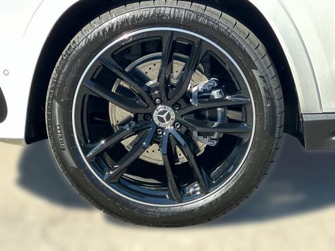 New 2026 Mercedes-Benz GLS 580 4MATIC image 11