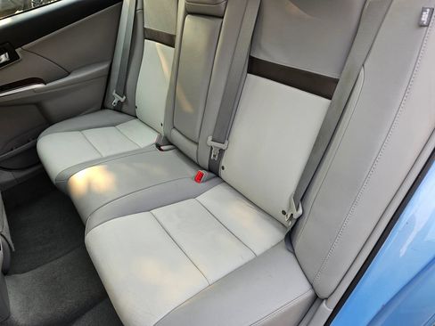 Used 2012 Toyota Camry XLE w/ Leather Pkg FWD image 18