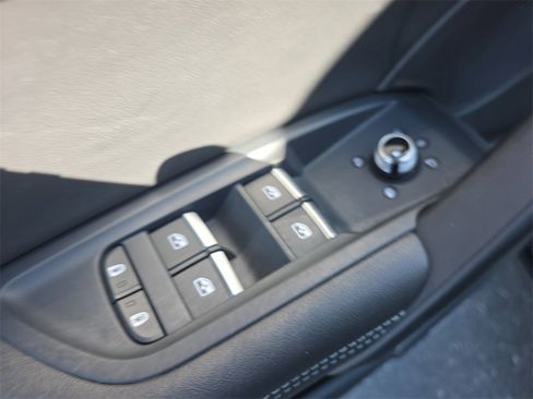 Used 2022 Audi Q5 2.0T Premium Plus w/ Premium Plus Package image 19