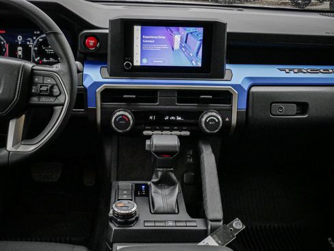 Used 2025 Toyota Tacoma TRD Off-Road image 28