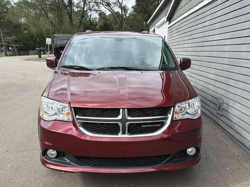 Used 2019 Dodge Grand Caravan SXT FWD image 13