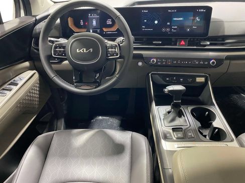 New 2026 Kia Carnival FWD image 10
