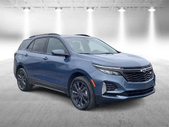 Used 2024 Chevrolet Equinox RS w/ LPO, Floor Liner Package FWD image 2
