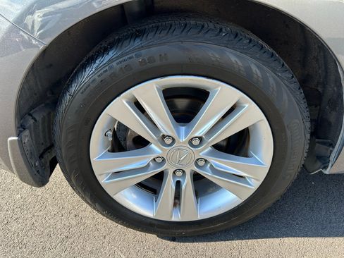 Used 2013 Acura ILX AT image 12