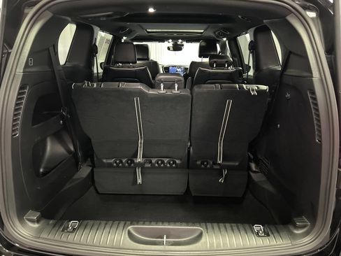 Used 2024 Chrysler Pacifica Limited w/ S Appearance Package FWD image 26