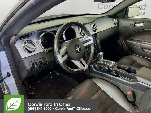 Used 2006 Ford Mustang GT Premium RWD image 3