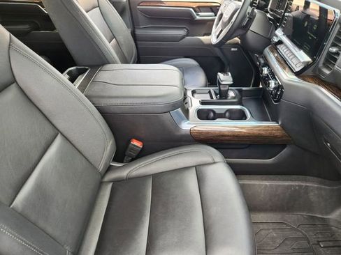 Used 2025 GMC Sierra 1500 Elevation w/ Elevation Premium Package image 14