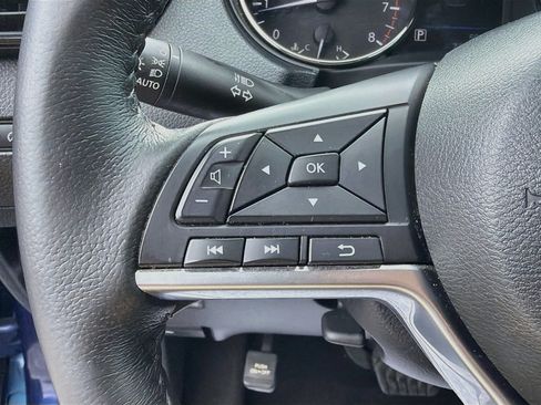 Used 2018 Nissan Rogue SV FWD image 35