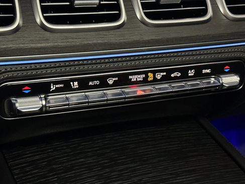 New 2026 Mercedes-Benz GLS 580 580 image 18