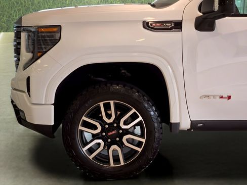 Used 2024 GMC Sierra 1500 AT4 w/ Technology Package AWD/4WD image 9
