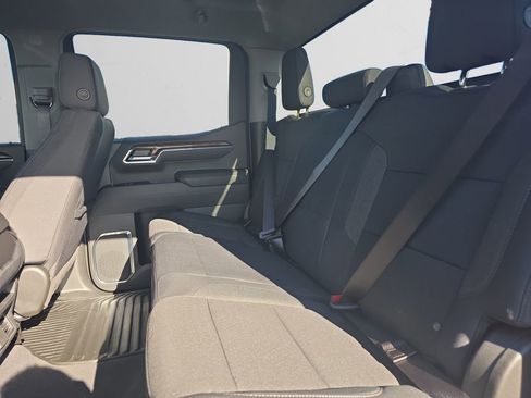 Used 2026 GMC Sierra 1500 SLE image 14