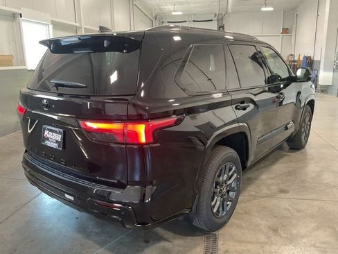 Used 2026 Toyota Sequoia Platinum AWD/4WD image 6