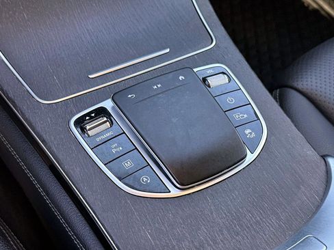 Used 2021 Mercedes-Benz GLC 300 image 23