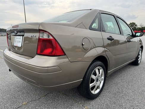 Used 2005 Ford Focus SE image 12