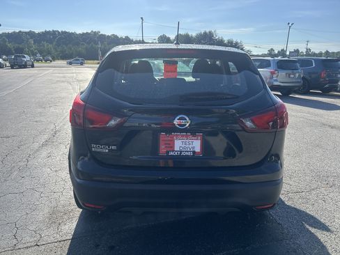 Used 2018 Nissan Rogue Sport S FWD image 5