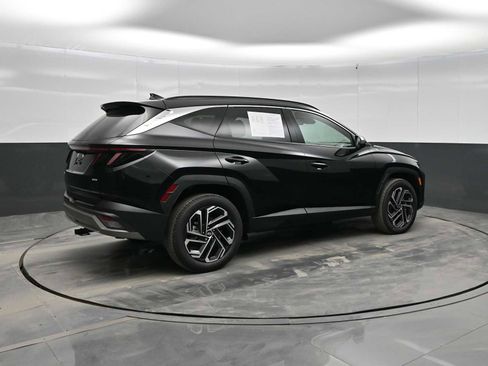 Certified 2025 Hyundai Tucson Limited AWD/4WD image 8