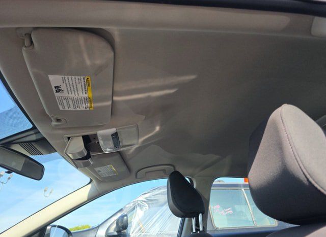 Used 2025 Nissan Altima 2.5 SV FWD image 12