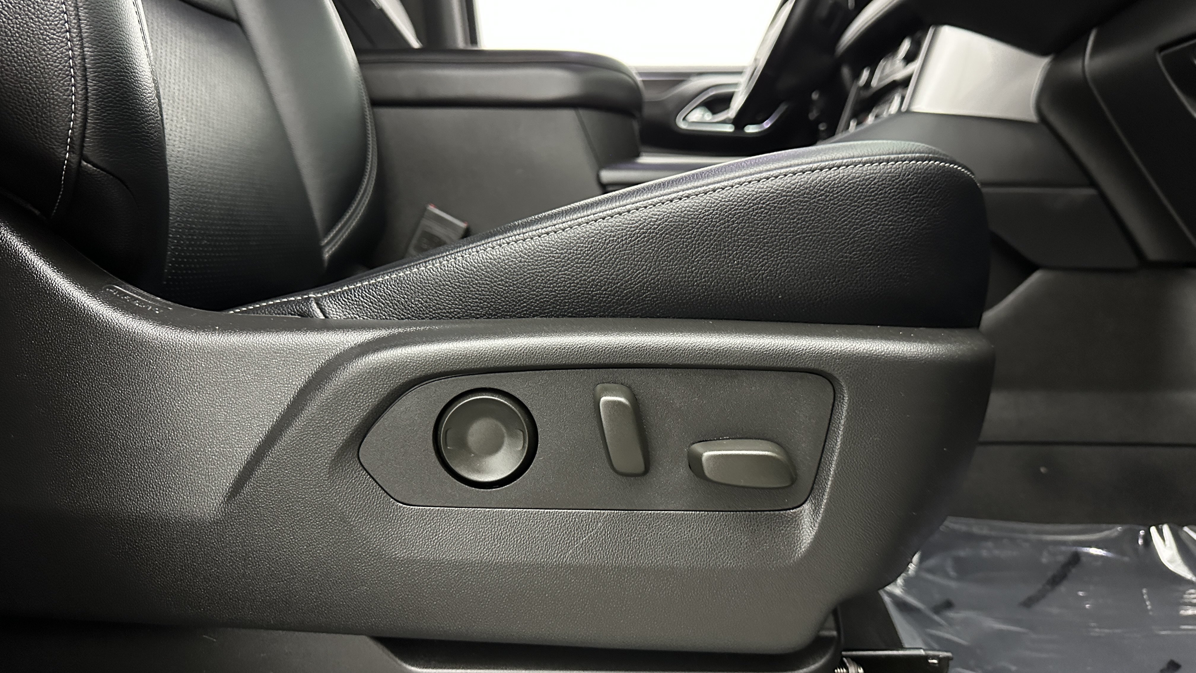Used 2024 Chevrolet Tahoe LS RWD image 38