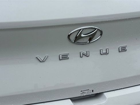 New 2025 Hyundai Venue SEL image 6