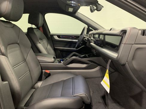 New 2026 Porsche Cayenne Coupe image 29