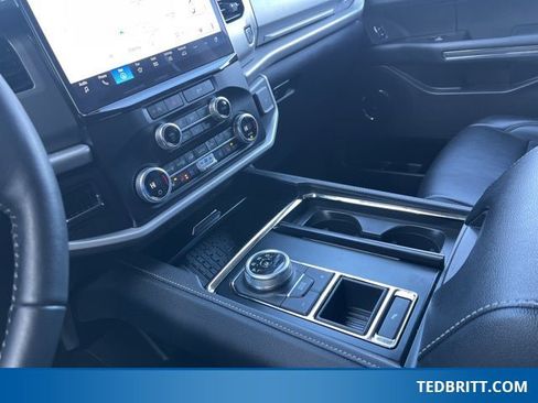 Used 2024 Ford Expedition XLT image 38