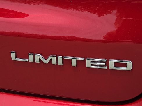 Used 2025 Jeep Compass Limited AWD/4WD image 9