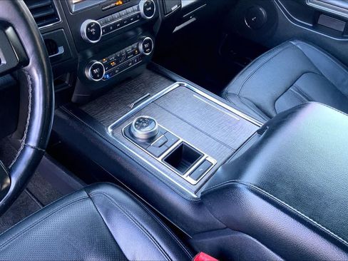 Used 2019 Ford Expedition Limited RWD image 16