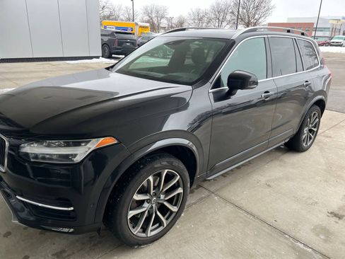 Used 2017 Volvo XC90 T6 Momentum w/ Vision Package image 1