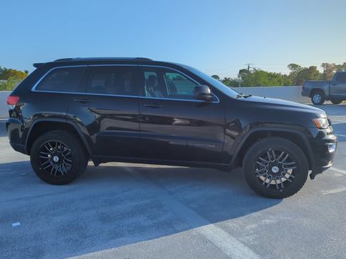 Used 2018 Jeep Grand Cherokee Laredo image 4