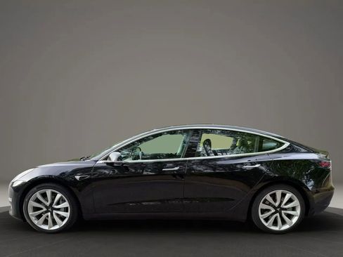 Used 2018 Tesla Model 3 Mid Range RWD image 8