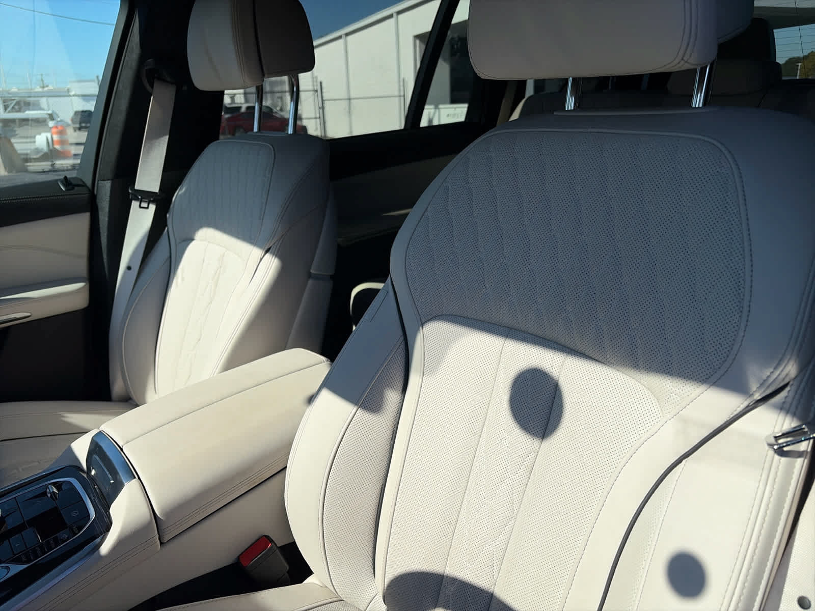 Used 2027 BMW X7 M60i AWD/4WD image 8