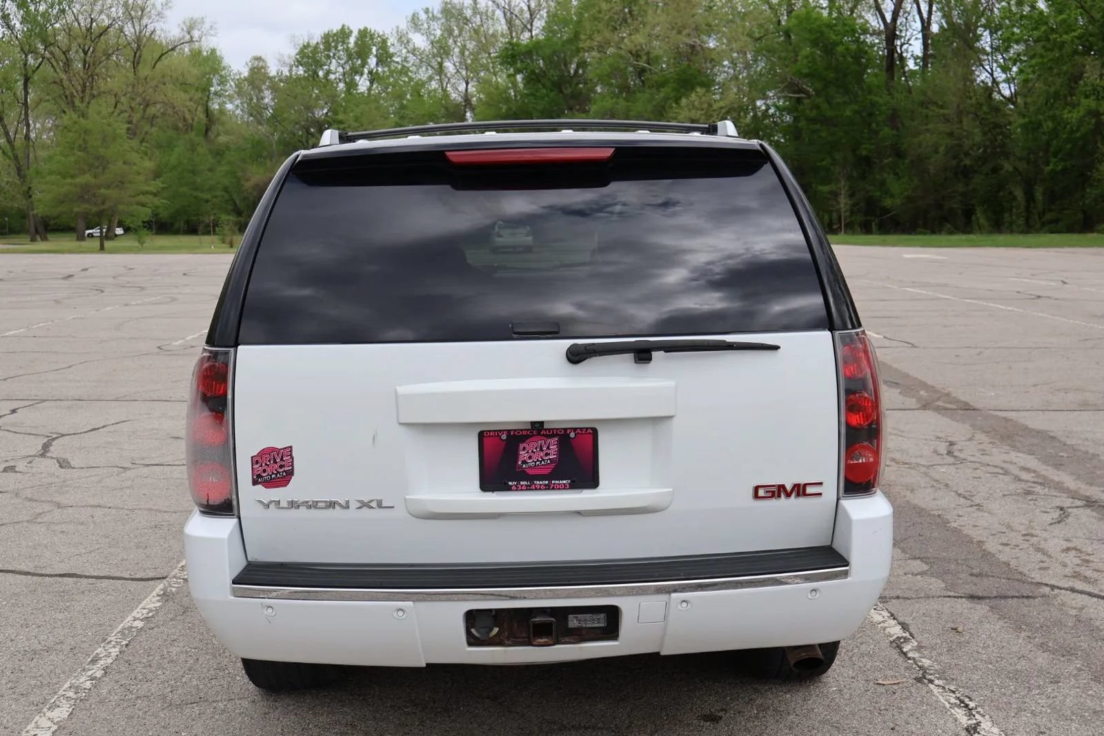 Used 2008 GMC Yukon XL Denali AWD/4WD image 6