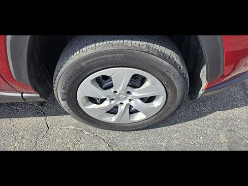 Used 2024 Toyota RAV4 LE image 9