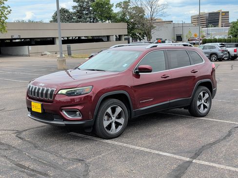 Used 2020 Jeep Cherokee Limited AWD/4WD image 2