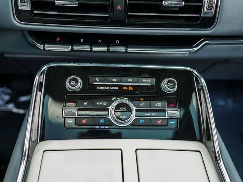 Used 2024 Lincoln Navigator Black Label image 34