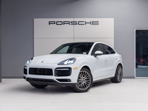 Certified 2023 Porsche Cayenne Platinum Edition image 1