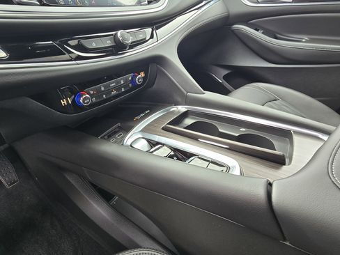 Used 2023 Buick Enclave Avenir w/ Avenir Technology Package image 22