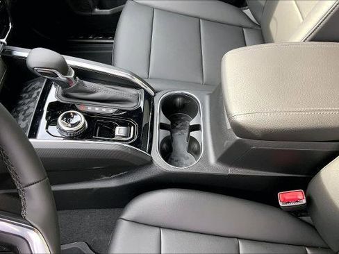 New 2026 GMC Canyon Elevation w/ Convenience Package image 11