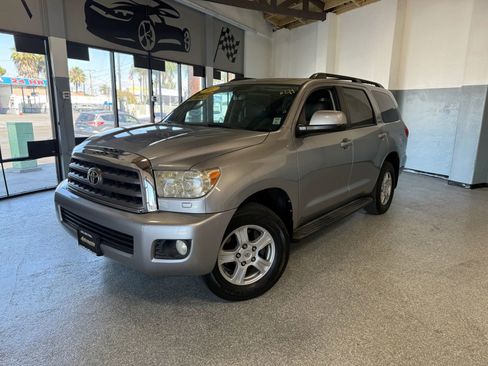 Used 2012 Toyota Sequoia SR5 w/ Premium Pkg RWD image 3