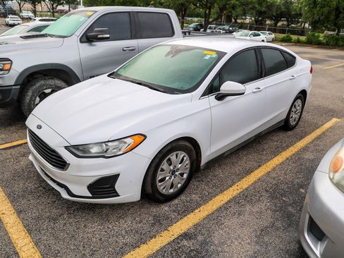 Used 2020 Ford Fusion S FWD image 3