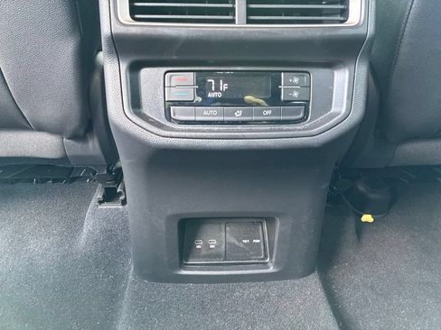 Used 2026 Volkswagen Atlas SE AWD/4WD image 15