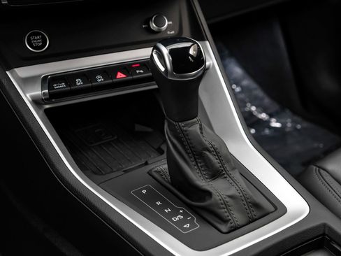 Used 2024 Audi Q3 2.0T Premium w/ Convenience Package image 28