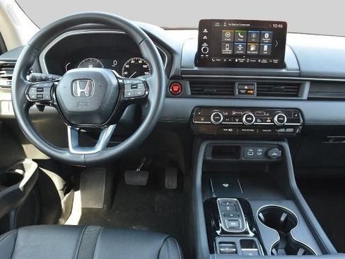 Used 2025 Honda Pilot EX-L image 12