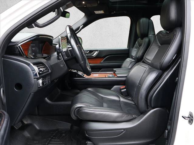 Used 2018 Lincoln Navigator Select w/ Technology Package AWD/4WD image 20