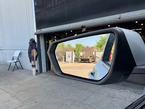 Used 2020 Chevrolet Equinox LT image 19