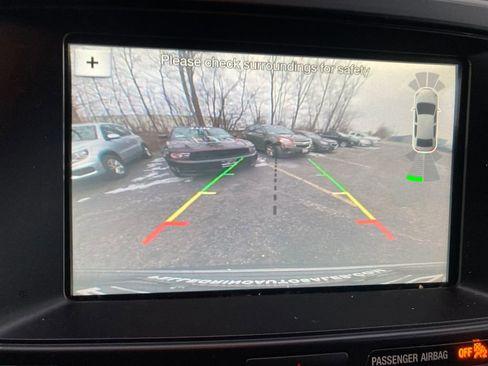 Used 2018 Ford Explorer XLT w/ Equipment Group 202A image 28