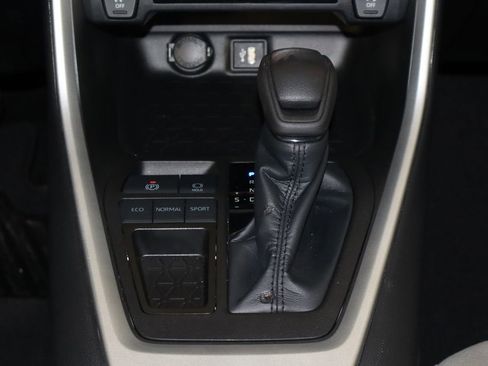 Used 2023 Toyota RAV4 XLE FWD image 28
