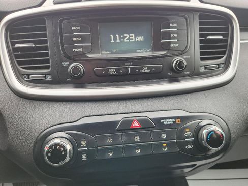 Used 2016 Kia Sorento AWD image 12